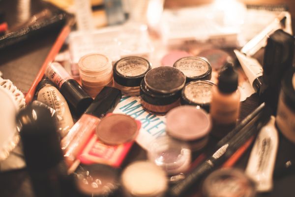 Productos de maquillaje que debes incluir en tu rutina